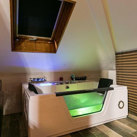 Apartamentos Turisticos Turisتوليدو المظهر الخارجي الصورة